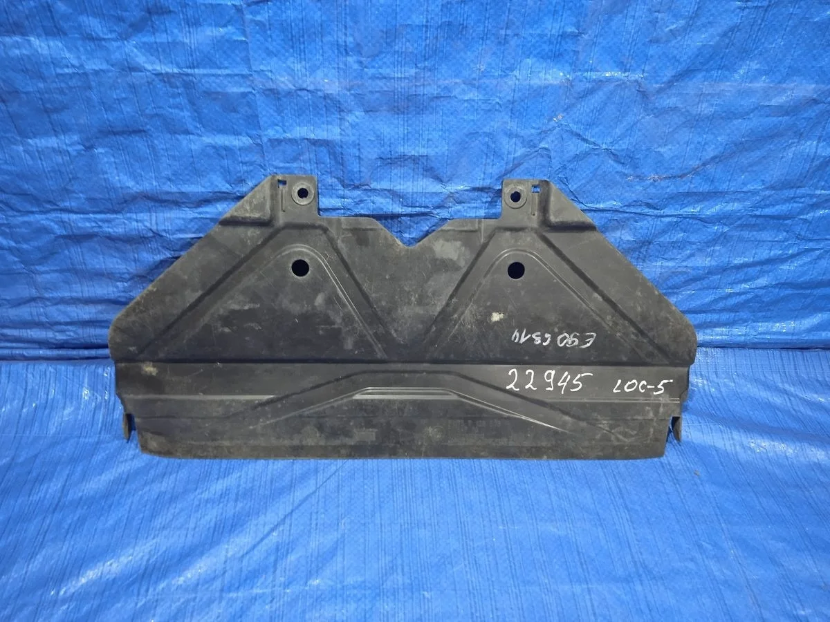 Пыльник моторного отсека центральный BMW 3 серия E90/E91/E92/E93 (2005—2010)