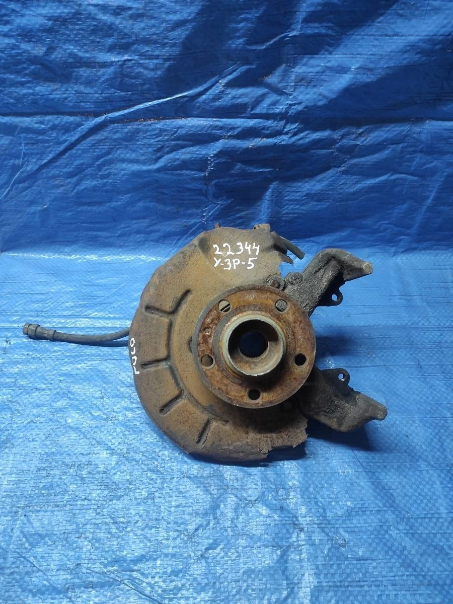 Кулак поворотный правый Volkswagen Polo IV (2001—2005)