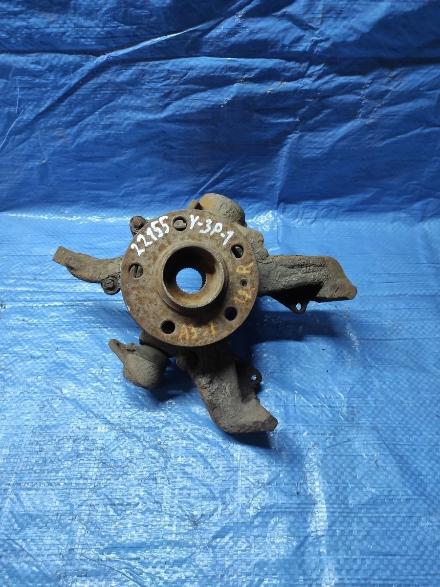 Кулак поворотный правый Audi A3 8L (1996—2000)