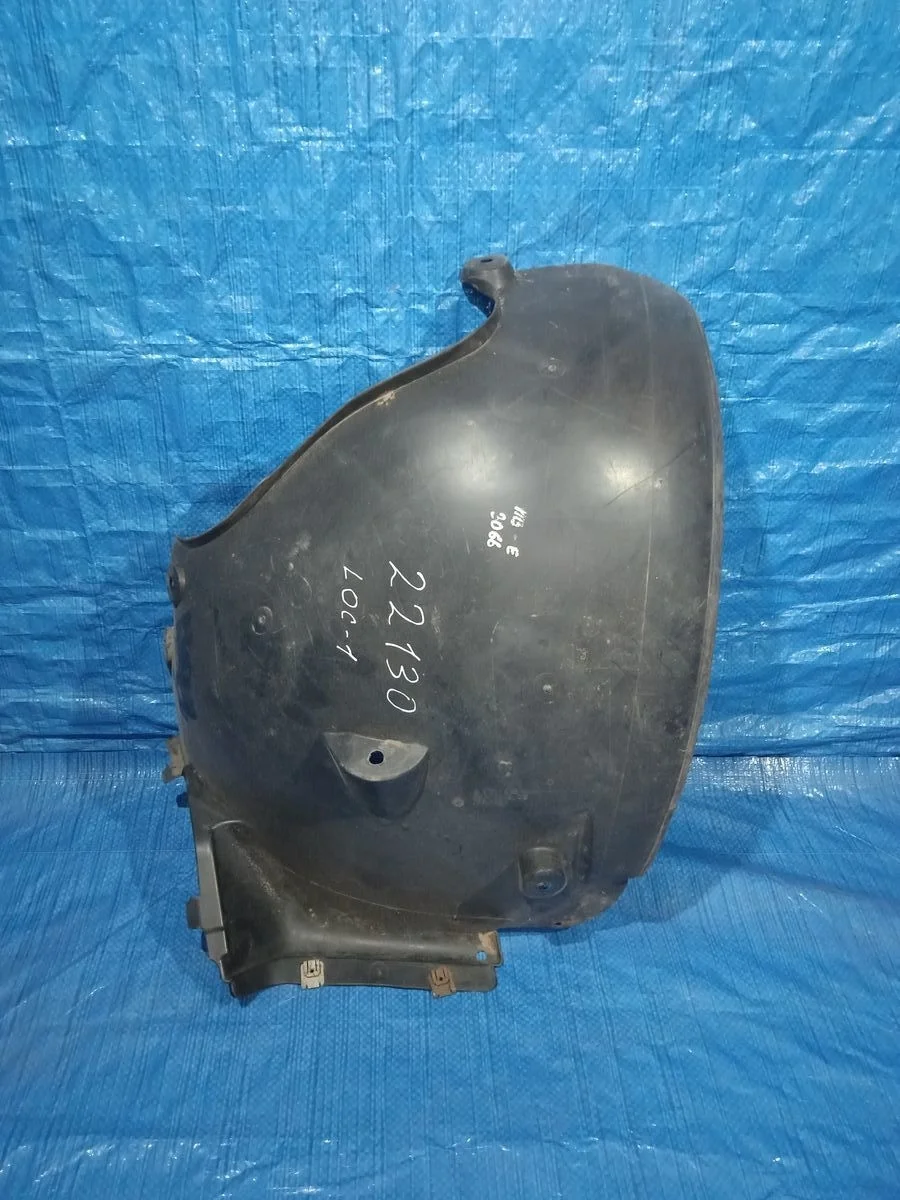 Подкрылок (локер) передний левый Mercedes-Benz E-класс W211/S211 (2002—2006)