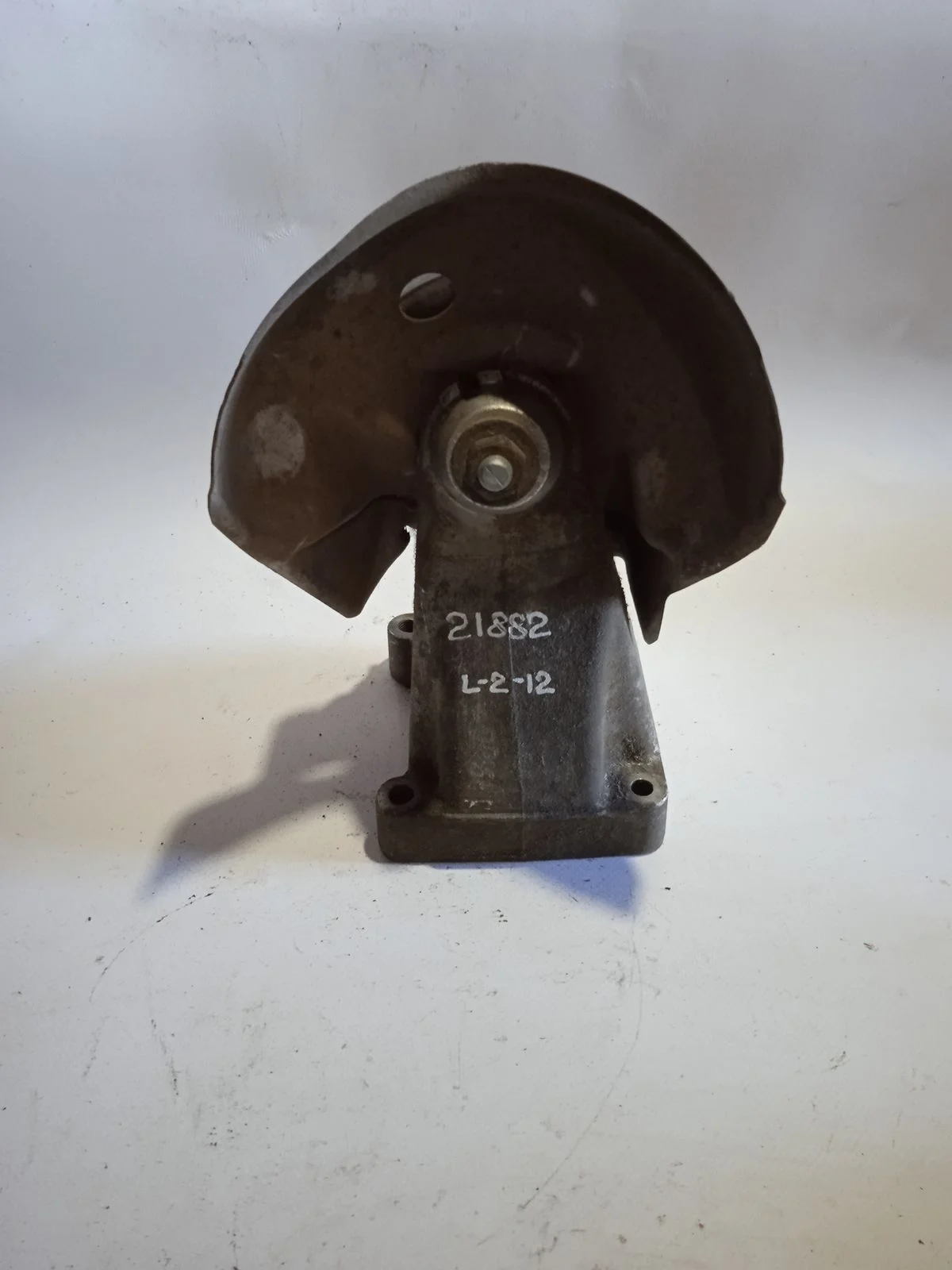 Кронштейн опоры двигателя Mercedes-Benz C-класс W203/S203/CL203 (2000—2004)