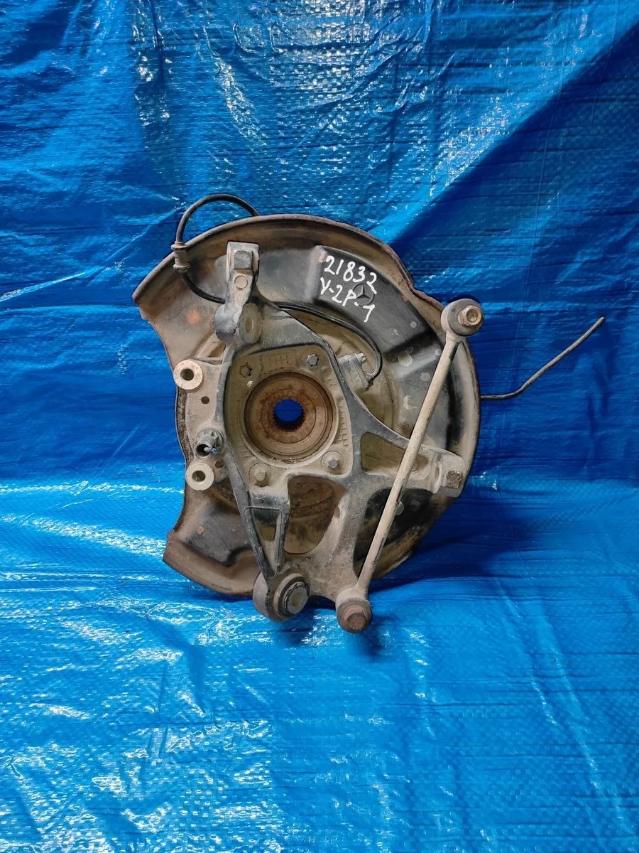 Кулак задний правый (цапфа) Mercedes-Benz E-класс W211/S211 (2002—2006)