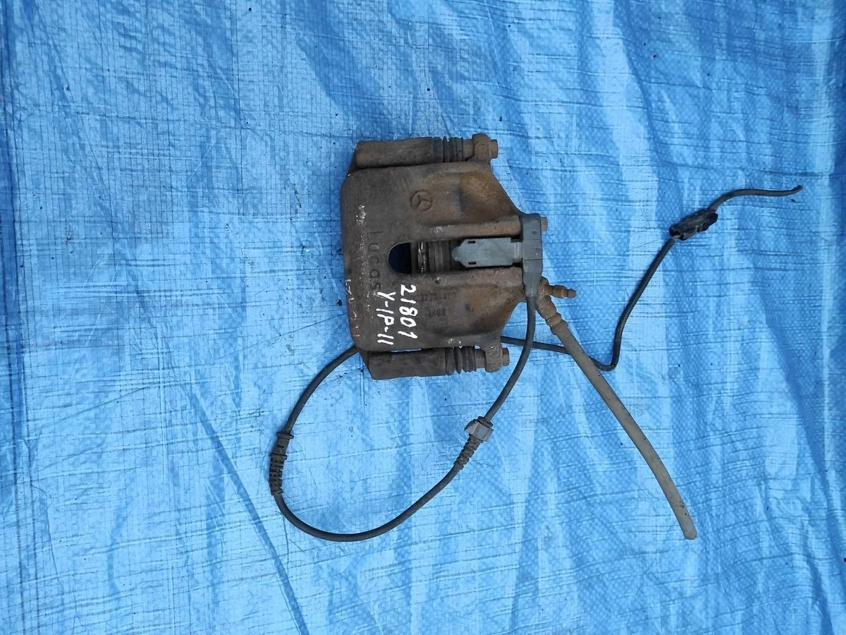 Суппорт тормозной передний правый Mercedes-Benz E-класс W124/S124/C124/A124 (1984—1997)