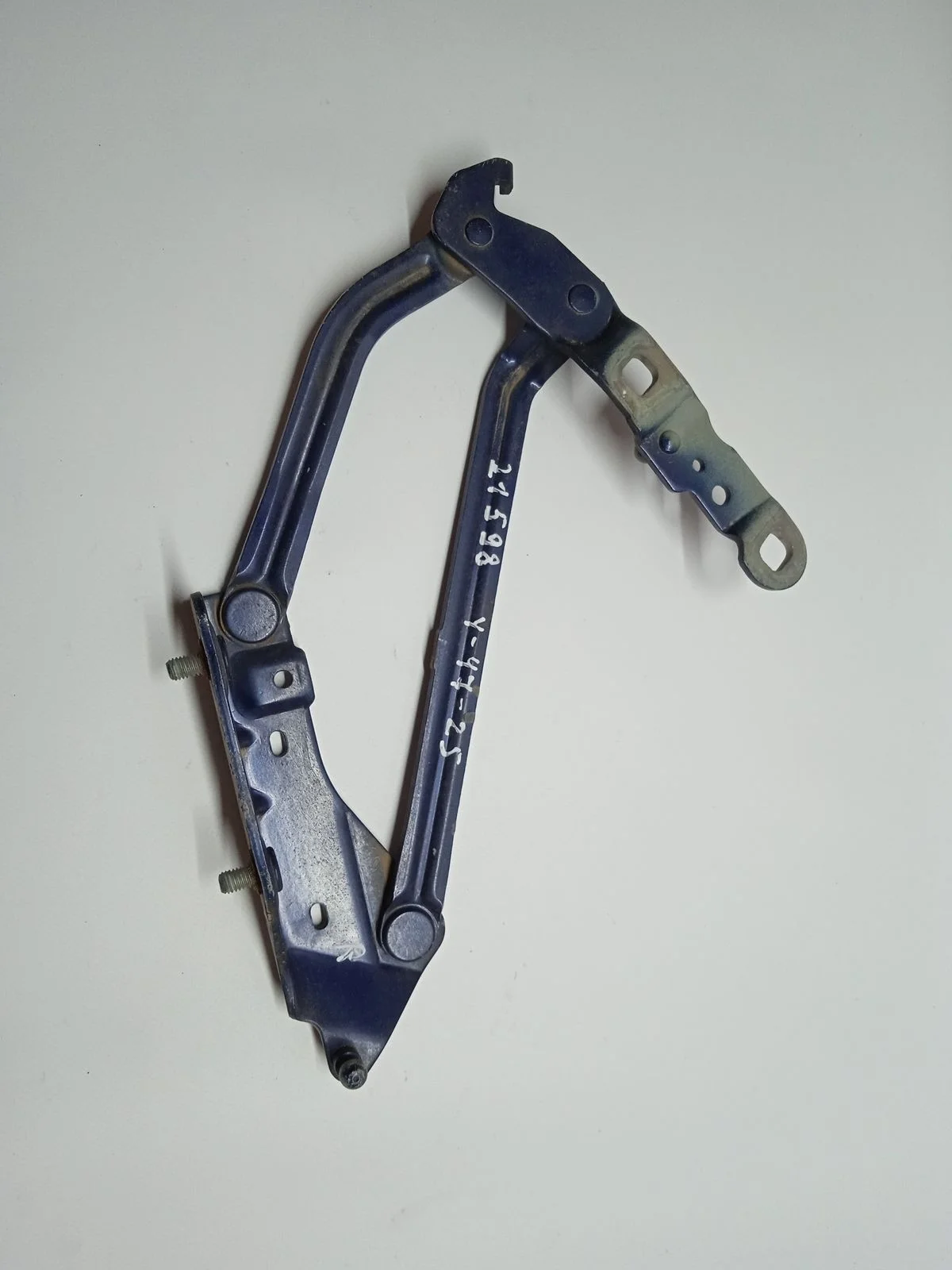 Петля багажника правая Renault Megane II (2002—2006)