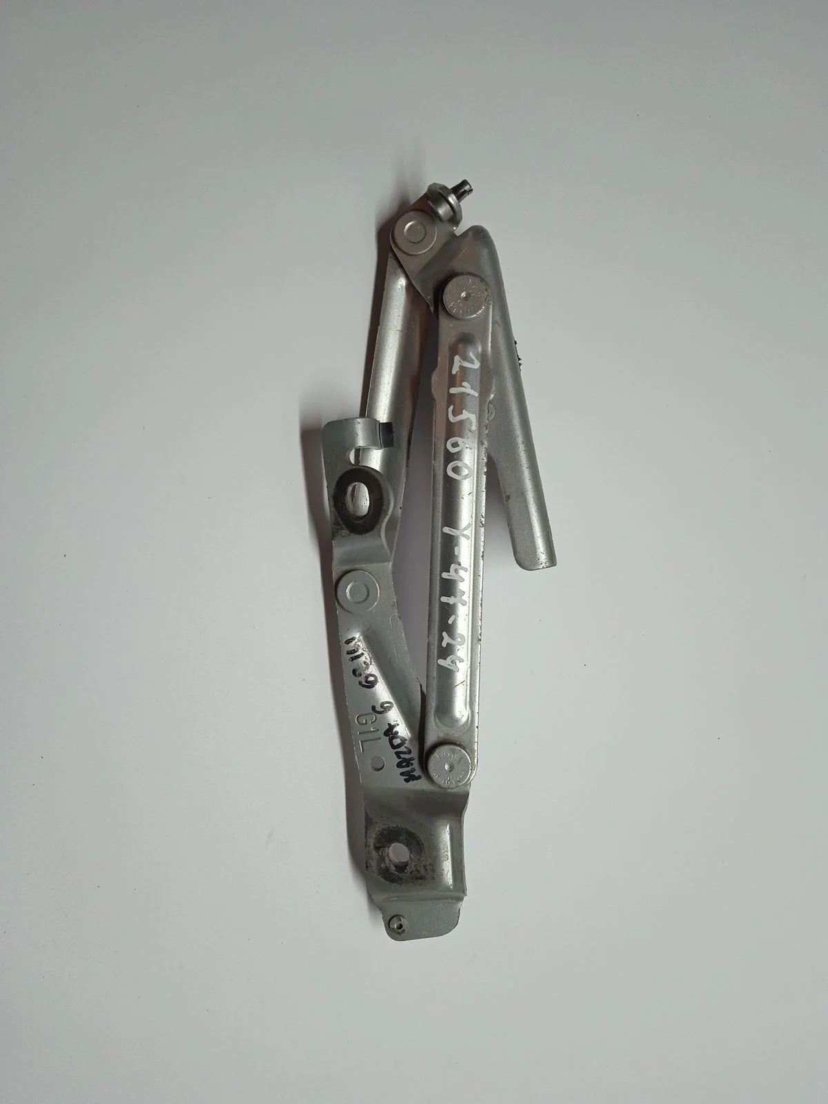 Петля багажника левая Mazda 6 GH (2007—2009)