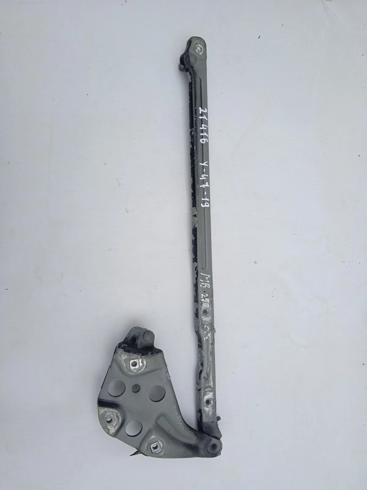 Петля капота левая Mercedes-Benz E-класс W210/S210 (1995—1999)