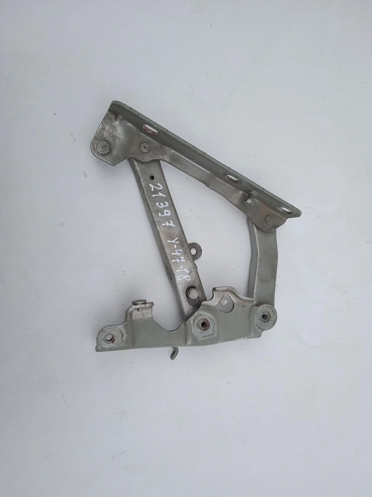 Петля капота правая Mercedes-Benz E-класс W211/S211 (2002—2006)