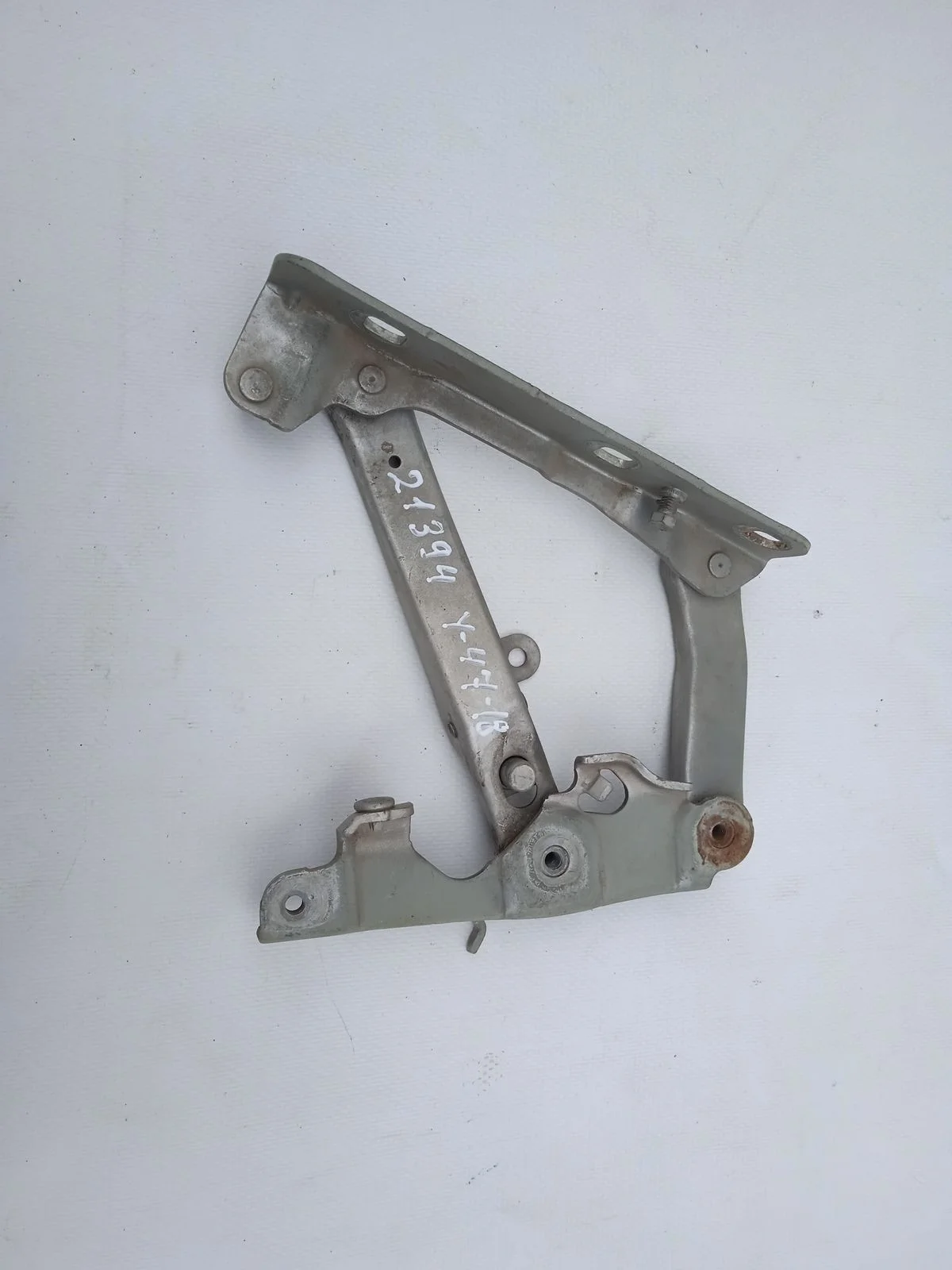 Петля капота правая Mercedes-Benz E-класс W211/S211 (2002—2006)