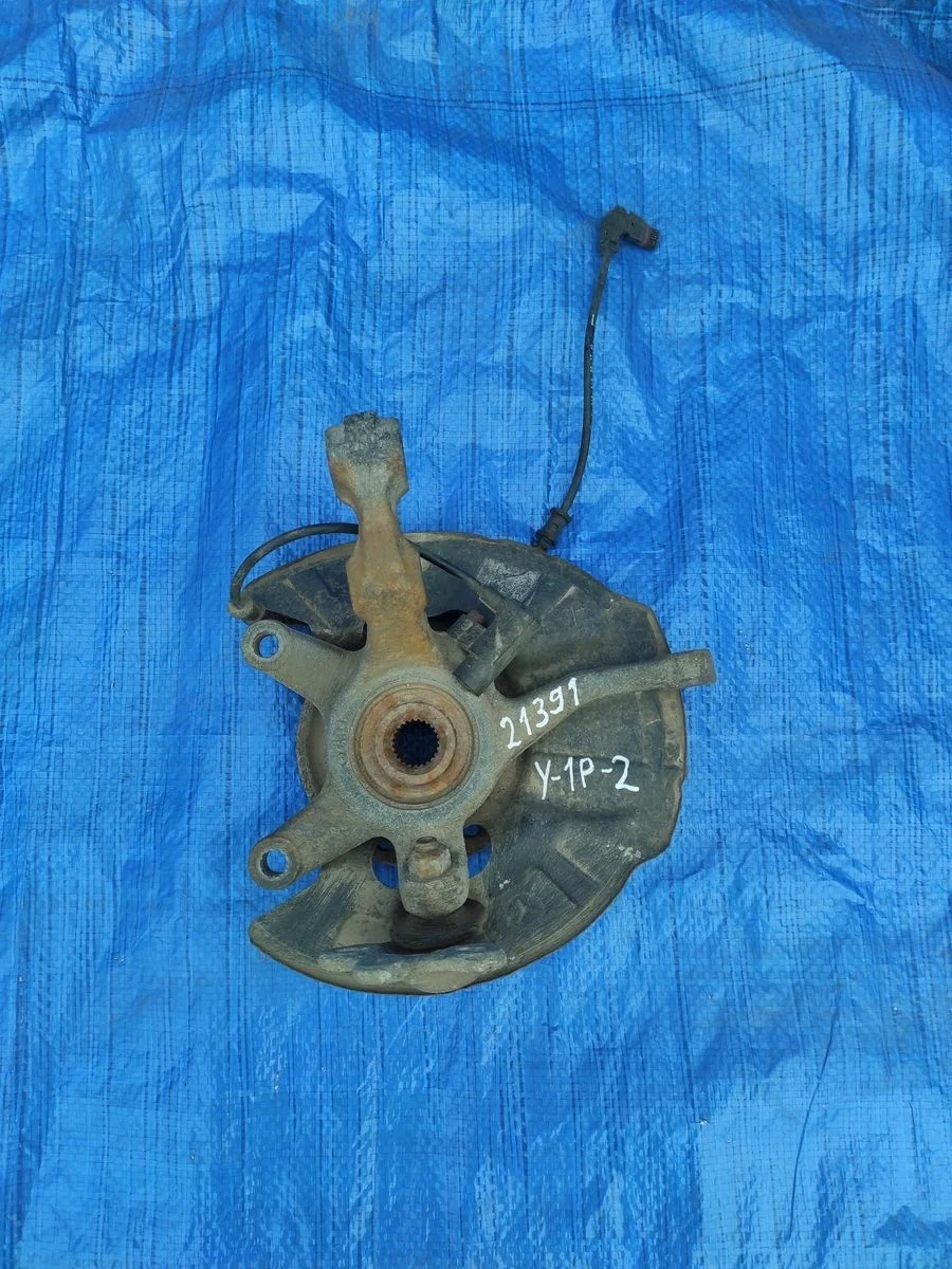 Кулак поворотный правый Mercedes-Benz A-класс W168 (1997—2001)