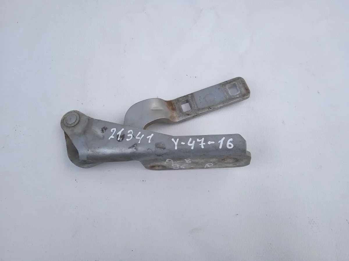 Петля капота правая Audi A8 D2 (1994—1999)