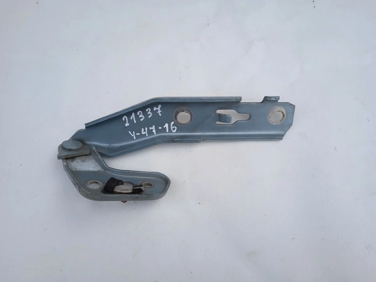 Петля капота левая Audi A6 C6 (2004—2008)