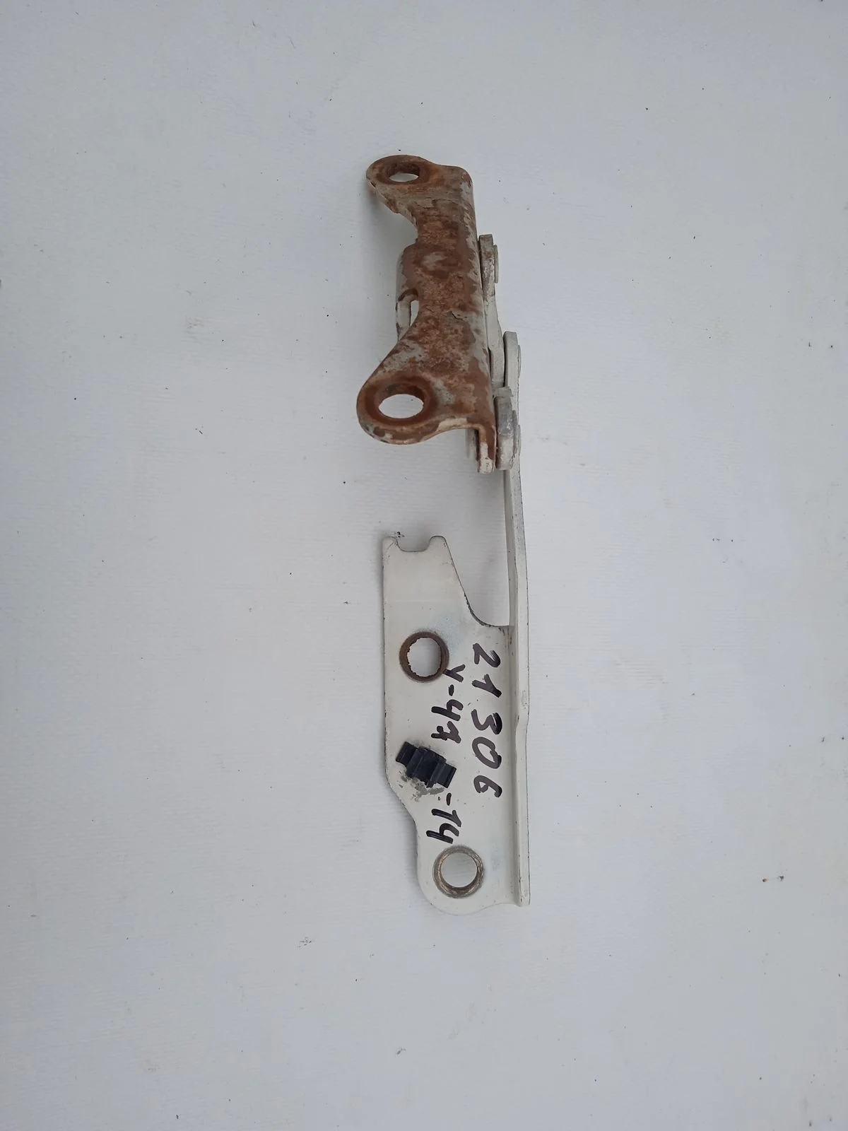 Петля капота правая Hyundai Sonata IV рестайлинг (2001—2012)