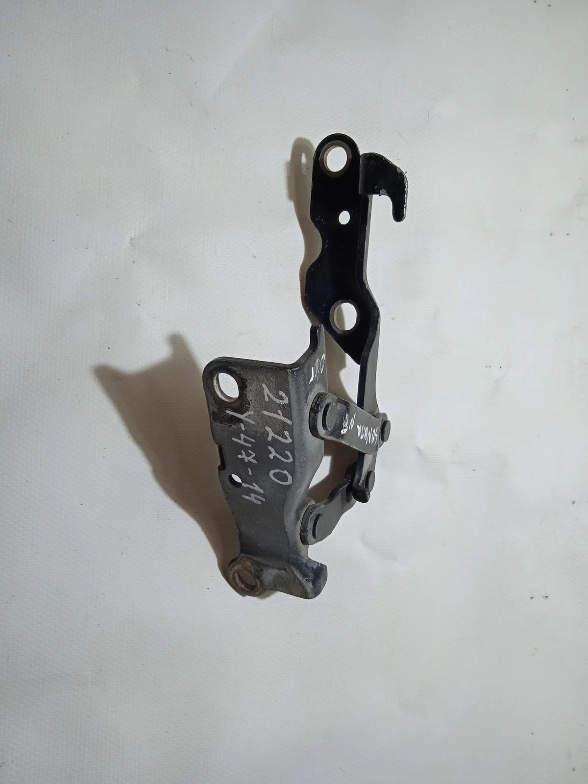 Петля капота левая Hyundai Sonata V (2004—2007)