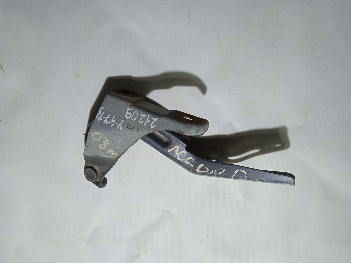 Петля капота левая Honda Accord VII рестайлинг (2005—2008)