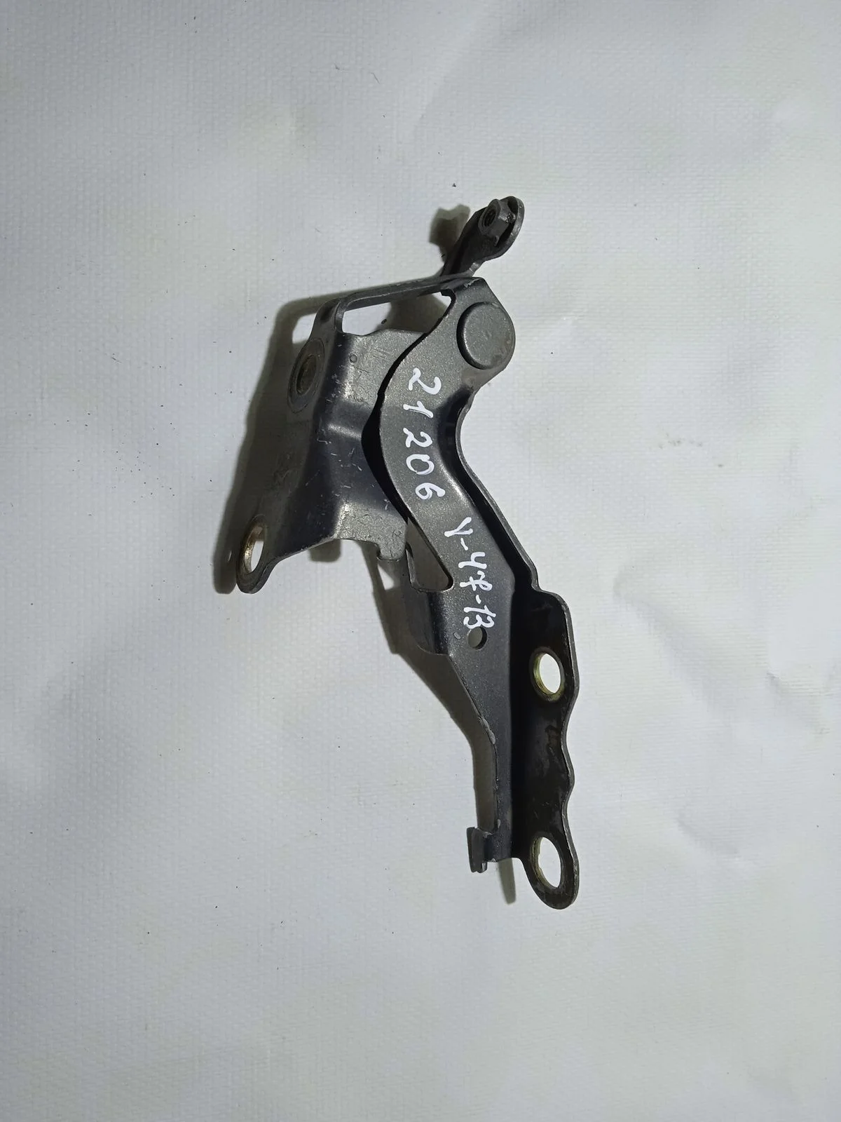 Петля капота левая Toyota Corolla IX (2000—2004)