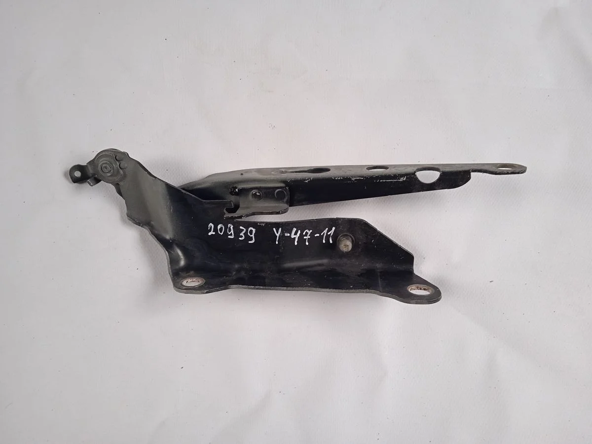 Петля капота правая Volvo XC90 I (2002—2006)