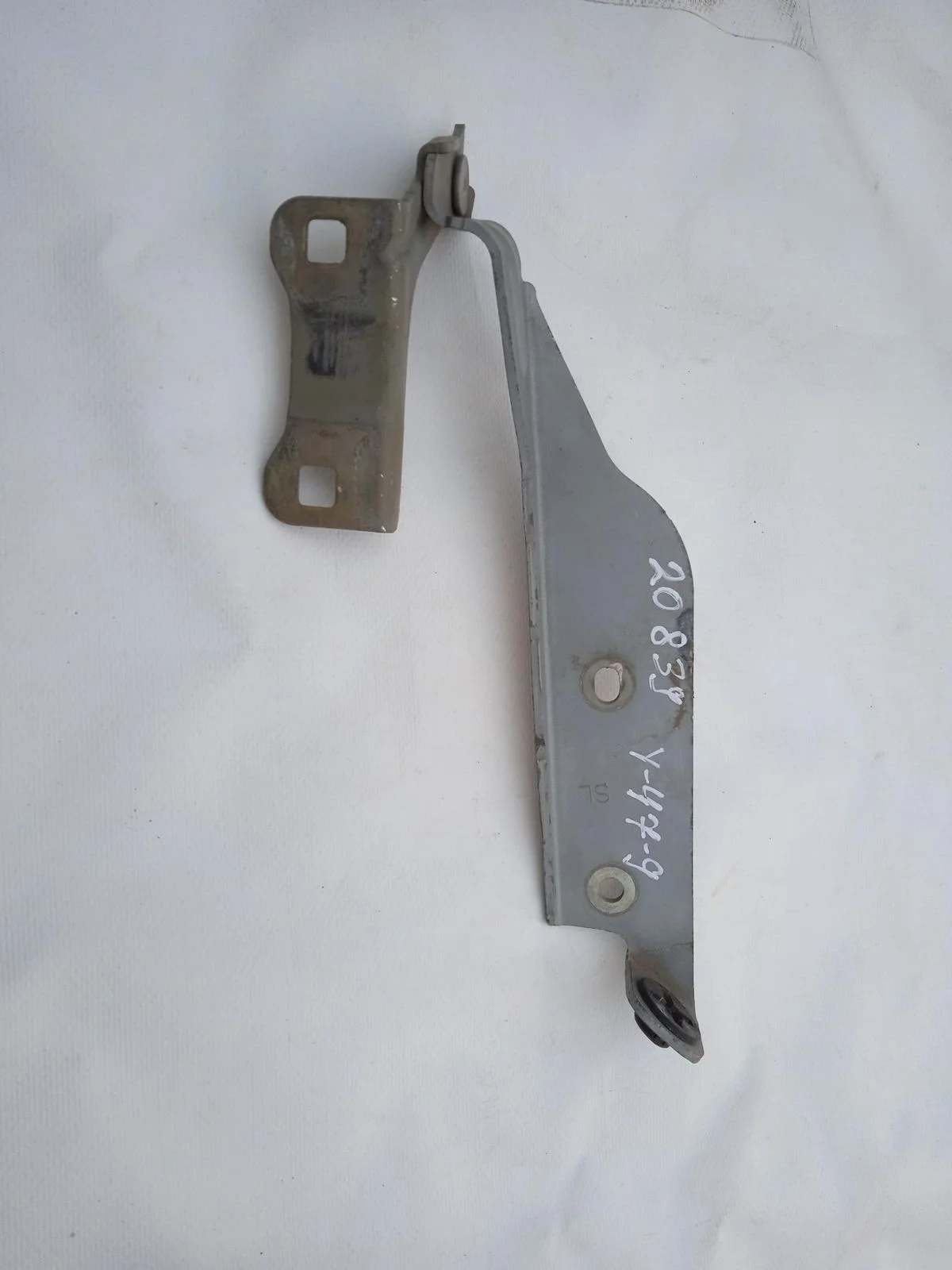 Петля капота левая Nissan Micra K12 (2002—2010)