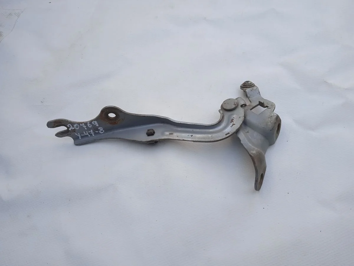 Петля капота правая Mazda 6 GG (2002—2005)