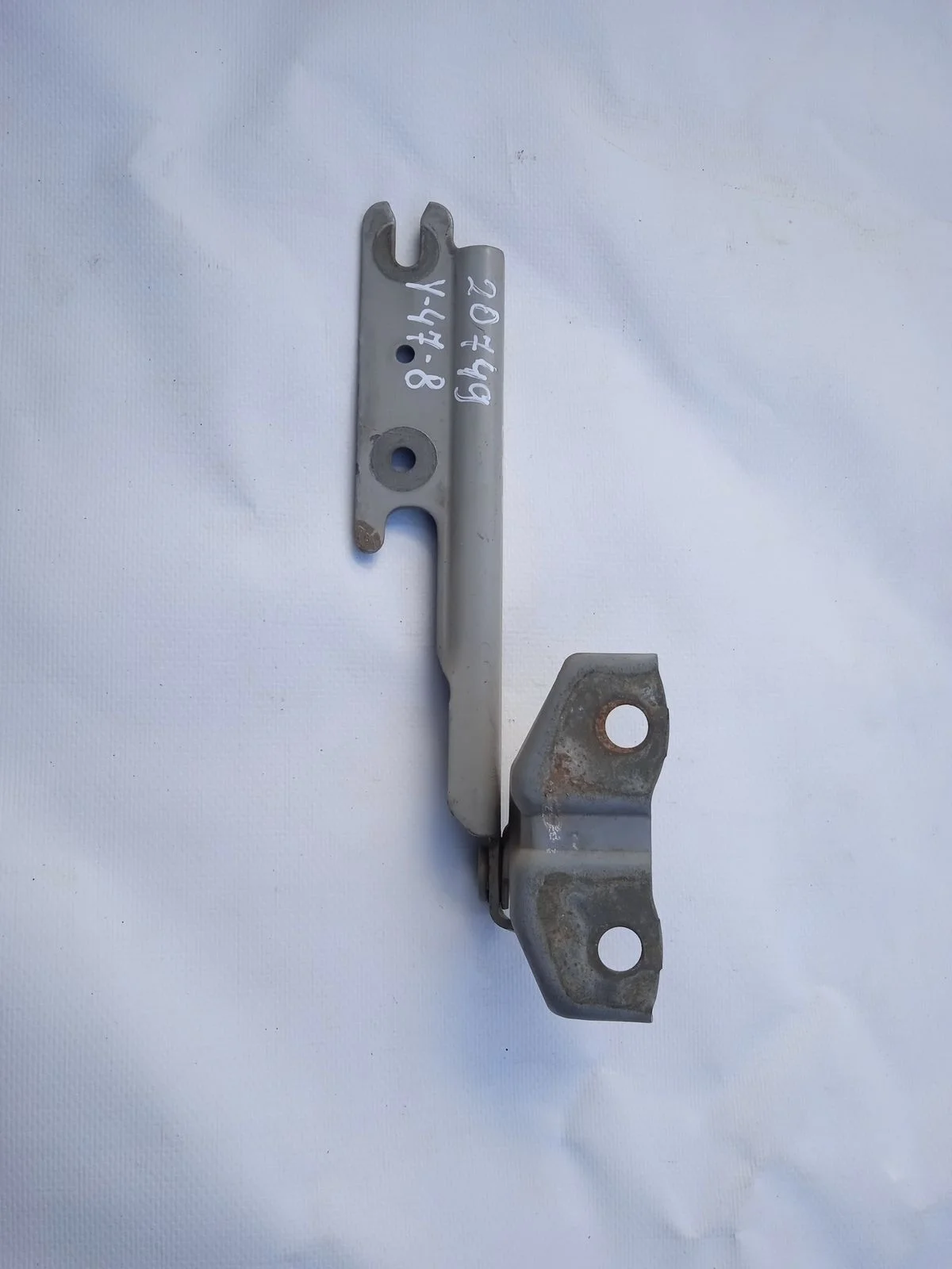 Петля капота левая Mazda 323 BJ (1998—2001)