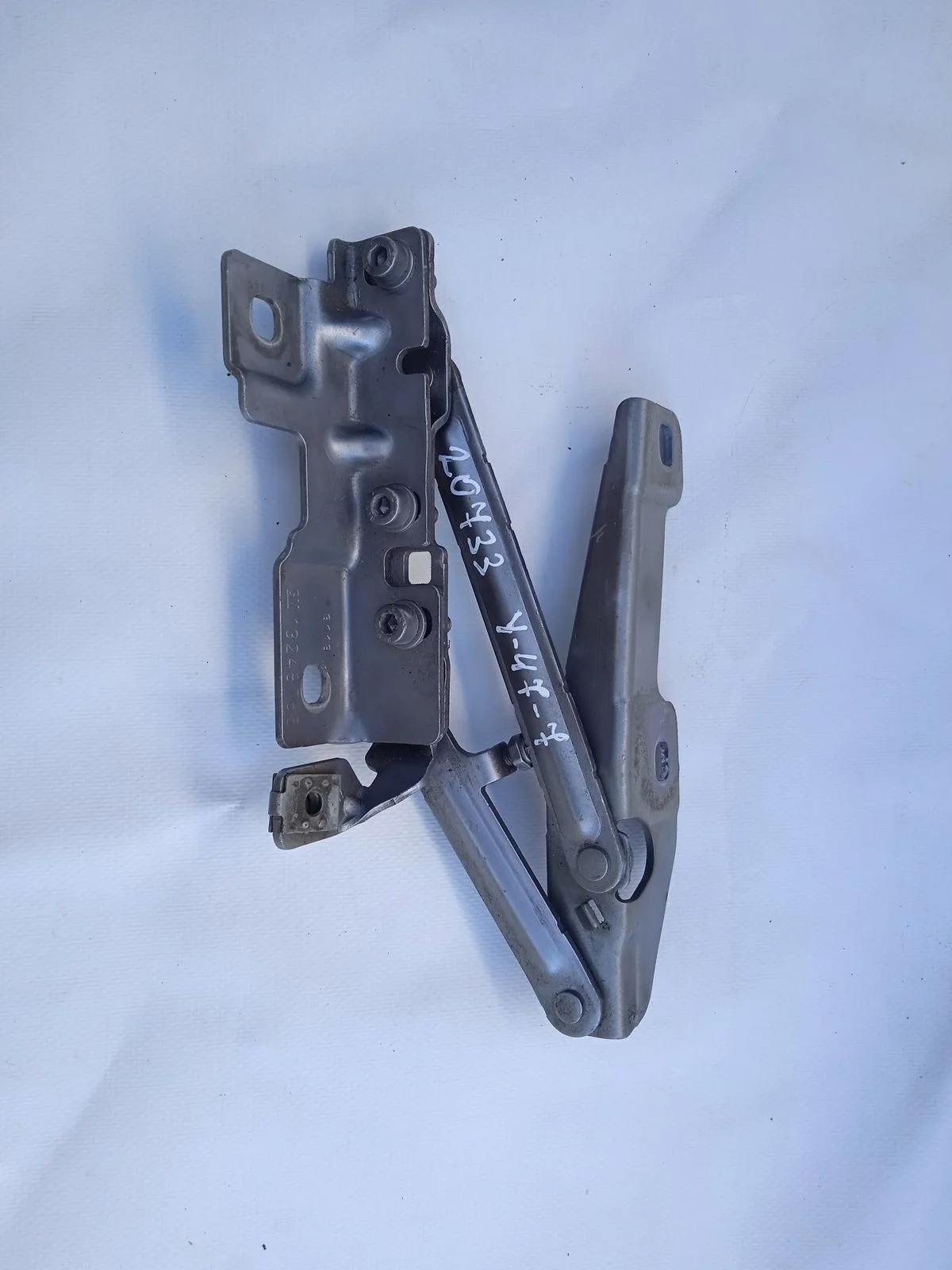 Петля капота левая Opel Insignia I (2008—2013)