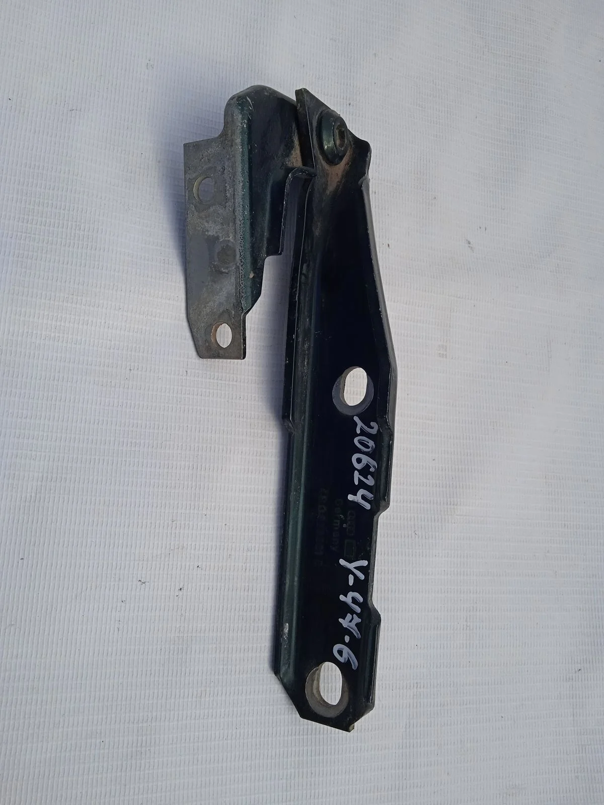 Петля капота левая Audi A6 C5 (1997—2001)