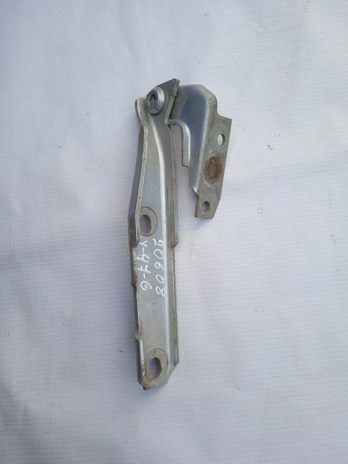 Петля капота правая Audi A6 C5 (1997—2001)