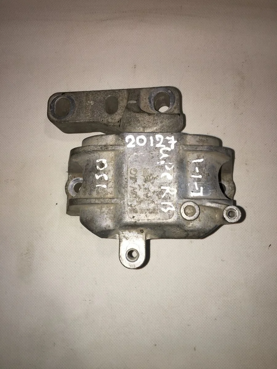 Опора ( подушка ) двигателя Skoda Superb II (2008—2013)