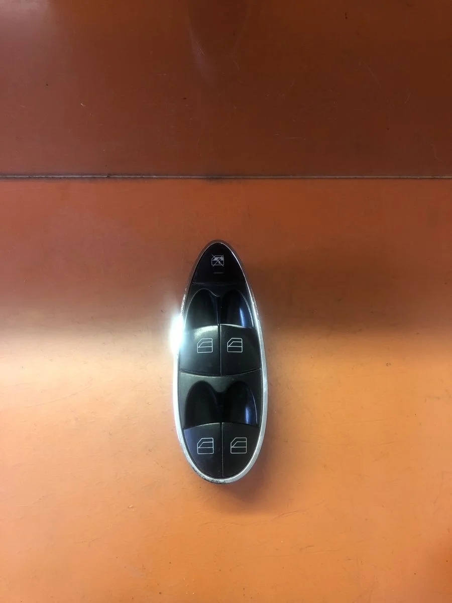 Блок управления стеклоподъемниками Mercedes-Benz E-класс W211/S211 (2002—2006)