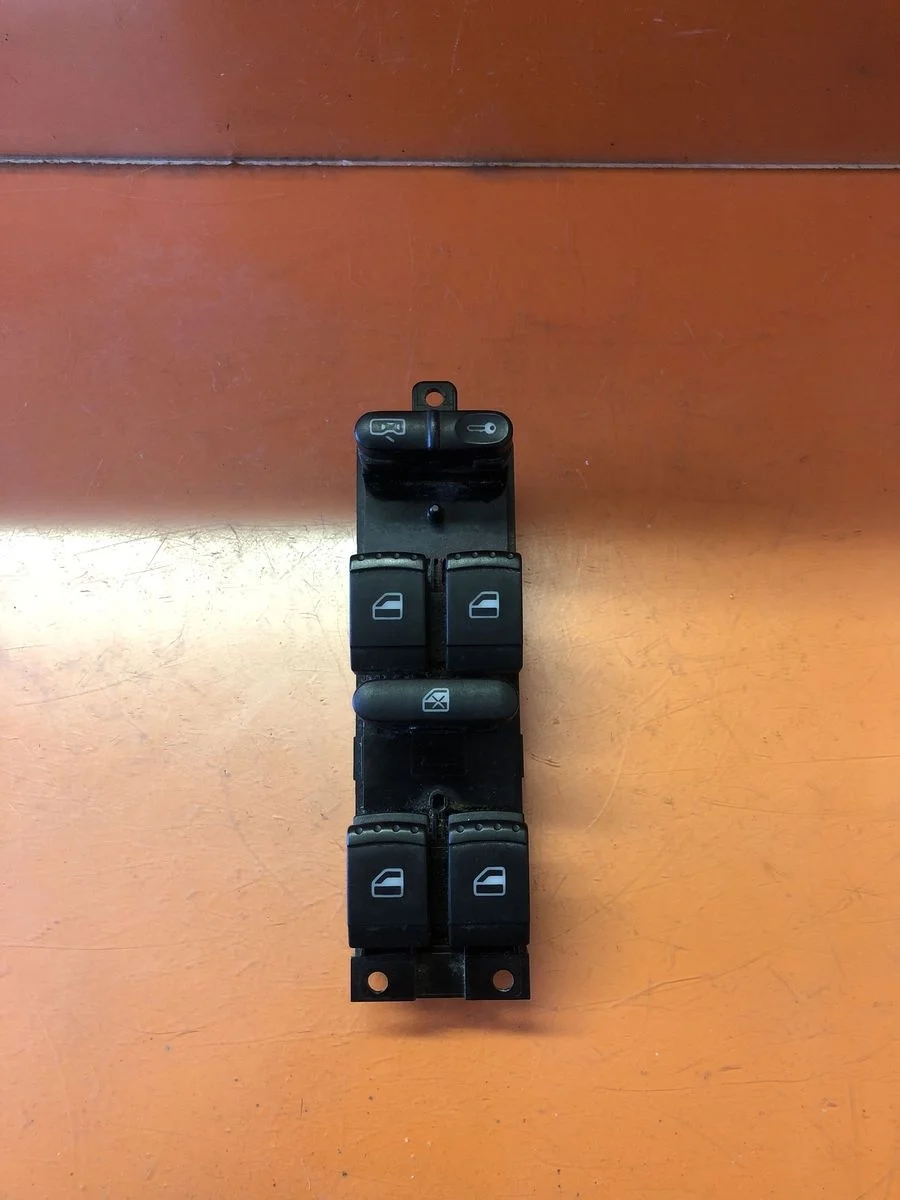 Блок управления стеклоподъемниками Skoda Octavia I рестайлинг (2000—2011)