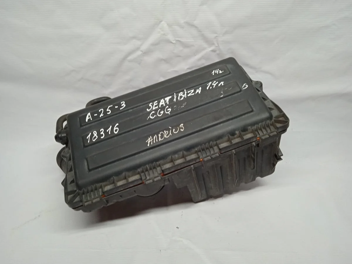 Корпус воздушного фильтра SEAT Ibiza IV (2008—2012)