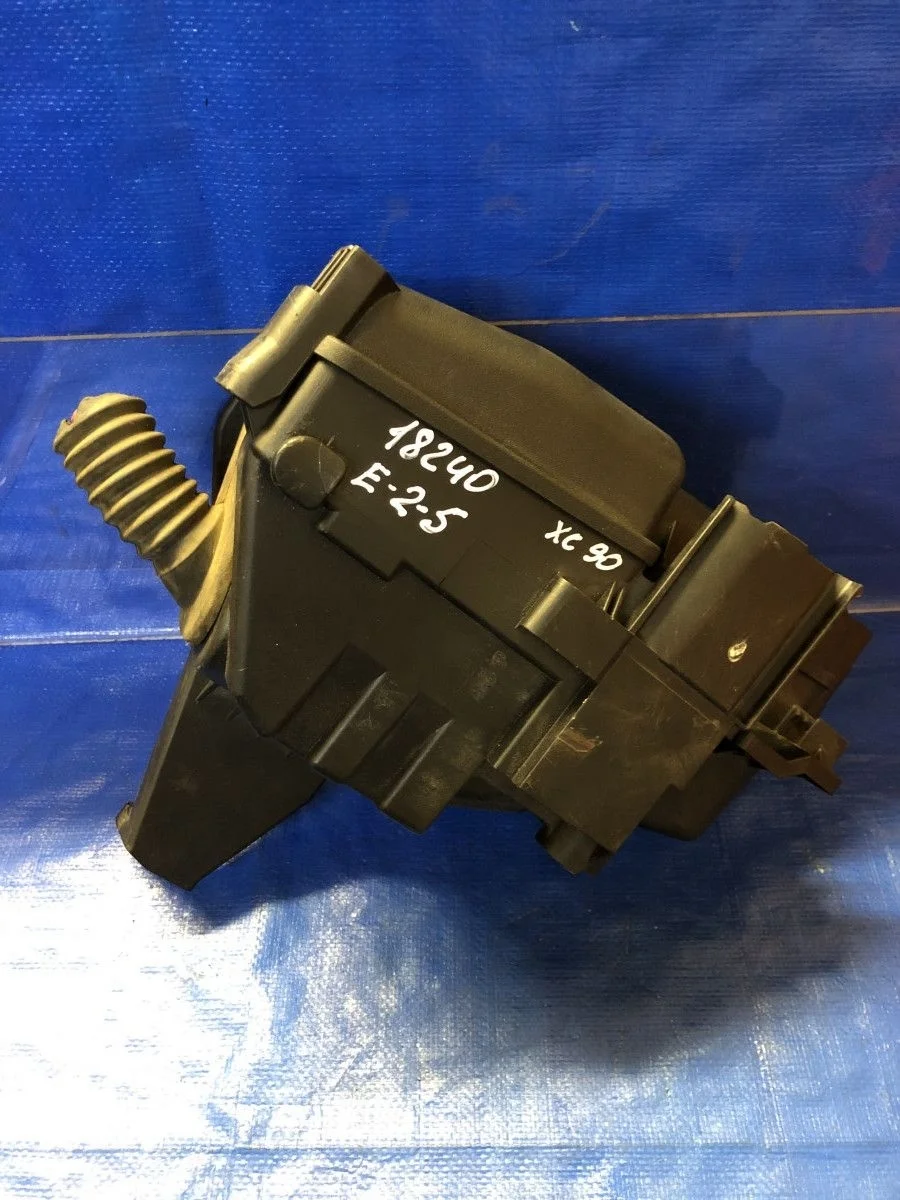 Блок предохранителей Volvo XC90 I (2002—2006)