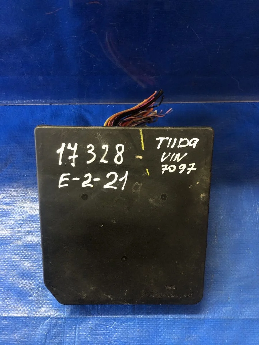 Блок предохранителей Nissan Tiida C11 (2004—2012)