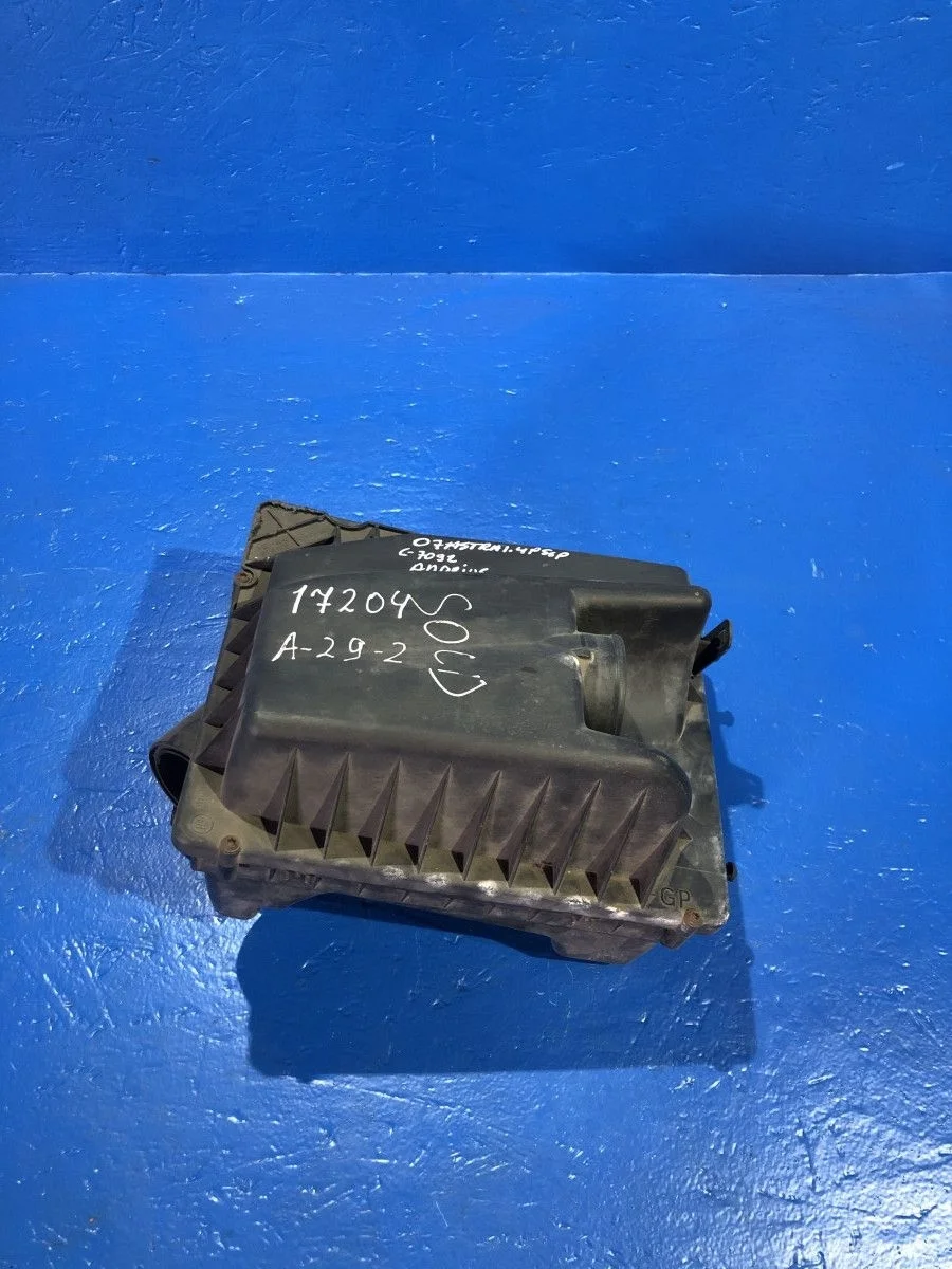 Корпус воздушного фильтра Opel Astra H (2004—2007)