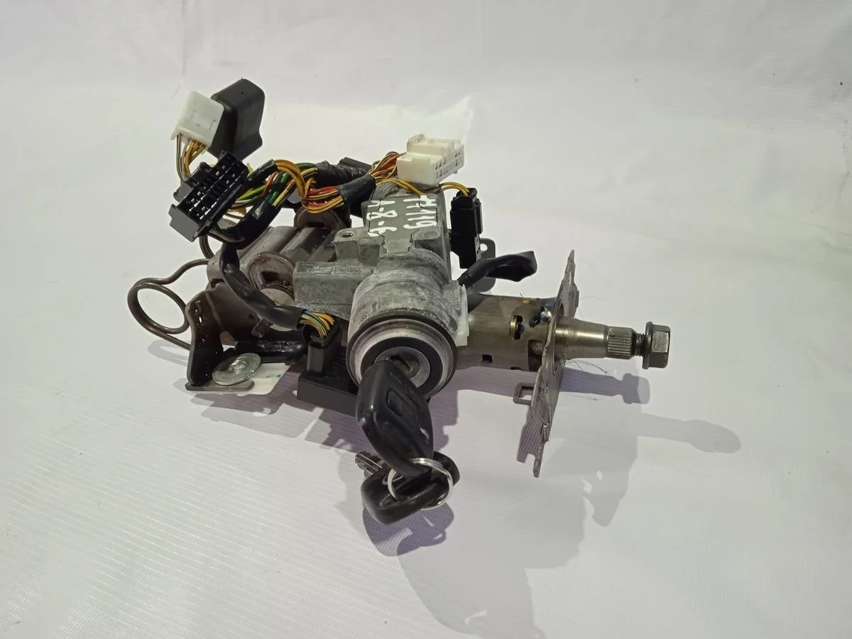 Замок зажигания Toyota Avensis T250 рестайлинг (2006—2009)