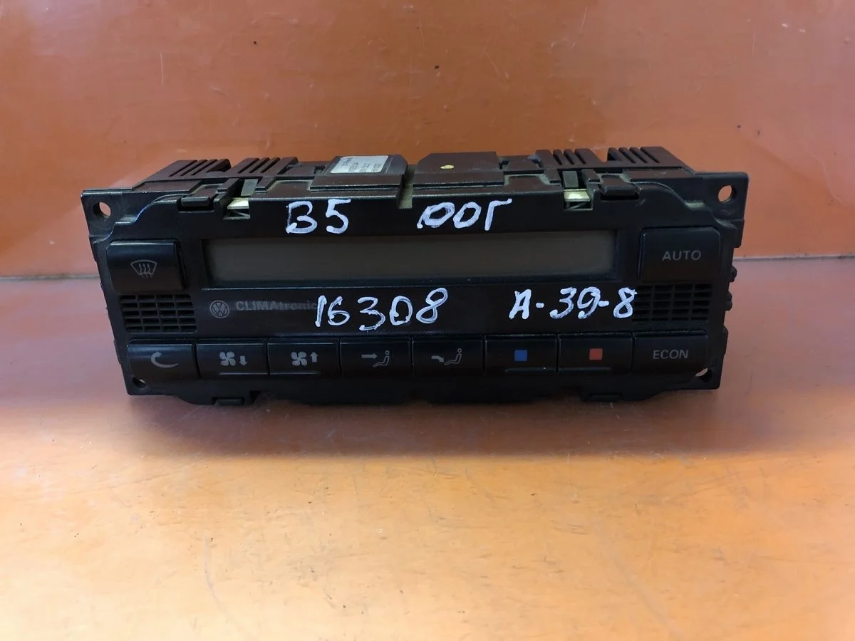 Блок управления климатом Volkswagen Passat B5 (1996—2001)