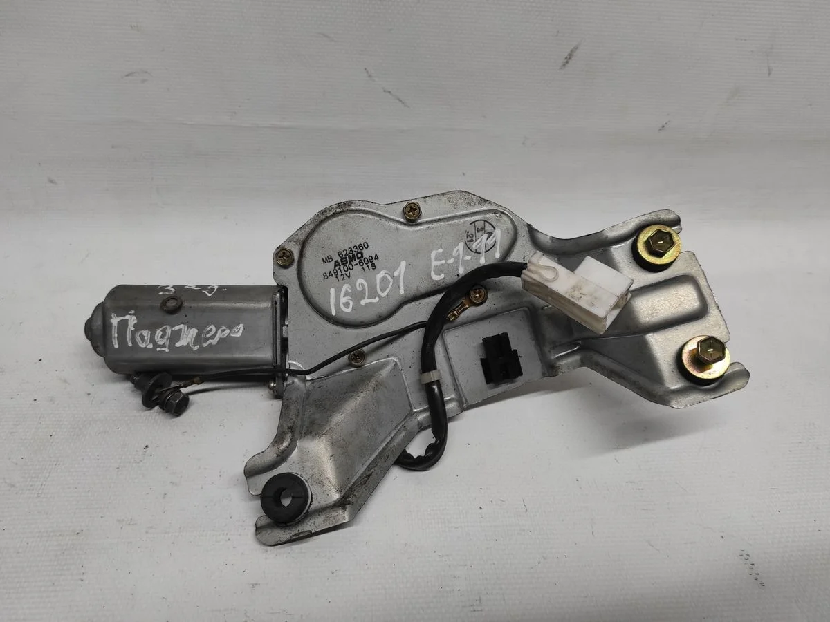 Мотор стеклоочистителя задний Mitsubishi Pajero II (1991—1997)