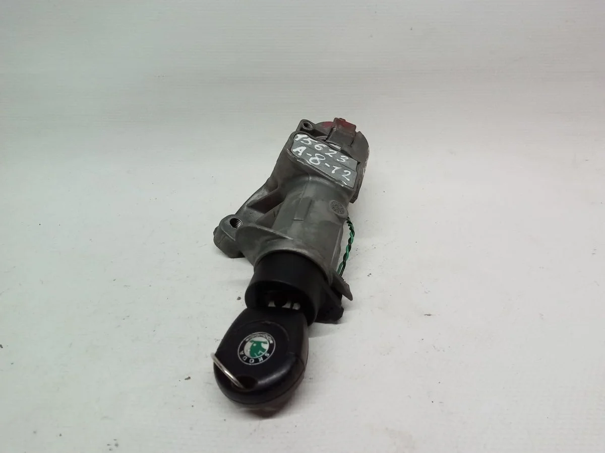 Замок зажигания Audi A8 D2 (1994—1999)