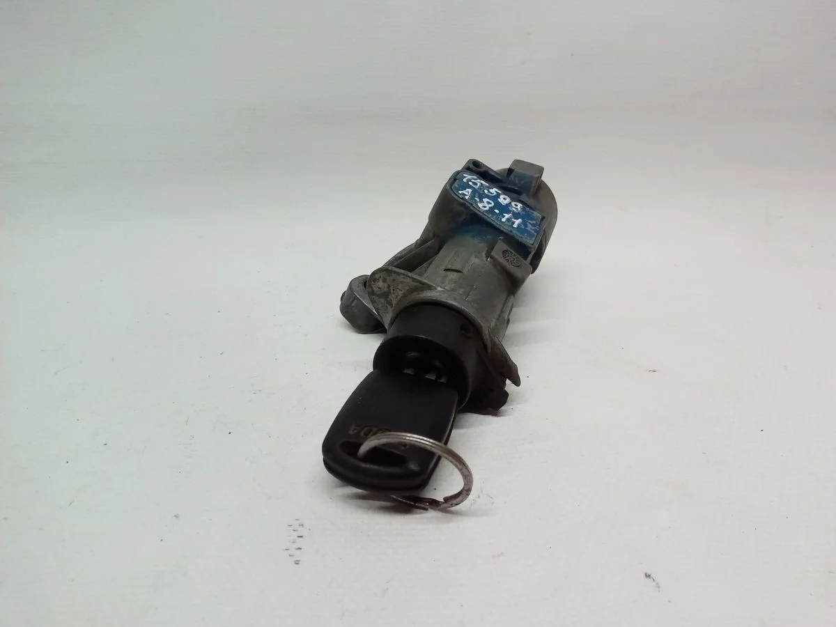 Замок зажигания Audi A4 B6 (2000—2006)