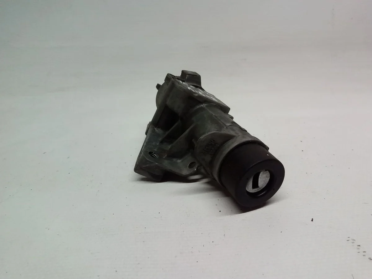 Замок зажигания Skoda Superb I (2001—2006)