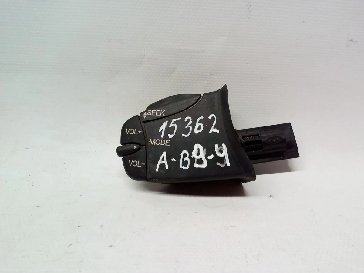 Переключатель подрулевой управления магнитолой Ford Mondeo III (2000—2003)