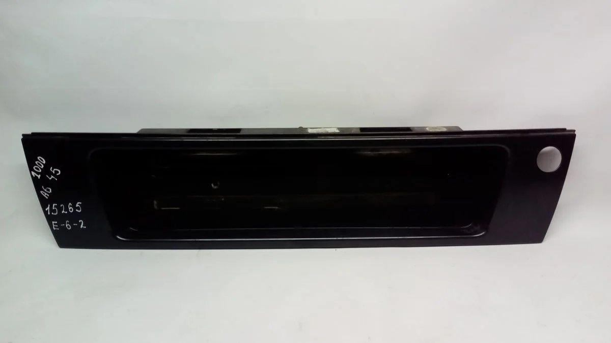 Накладка на крышку багажника (бленда) Audi A6 C4 (1994—1997)