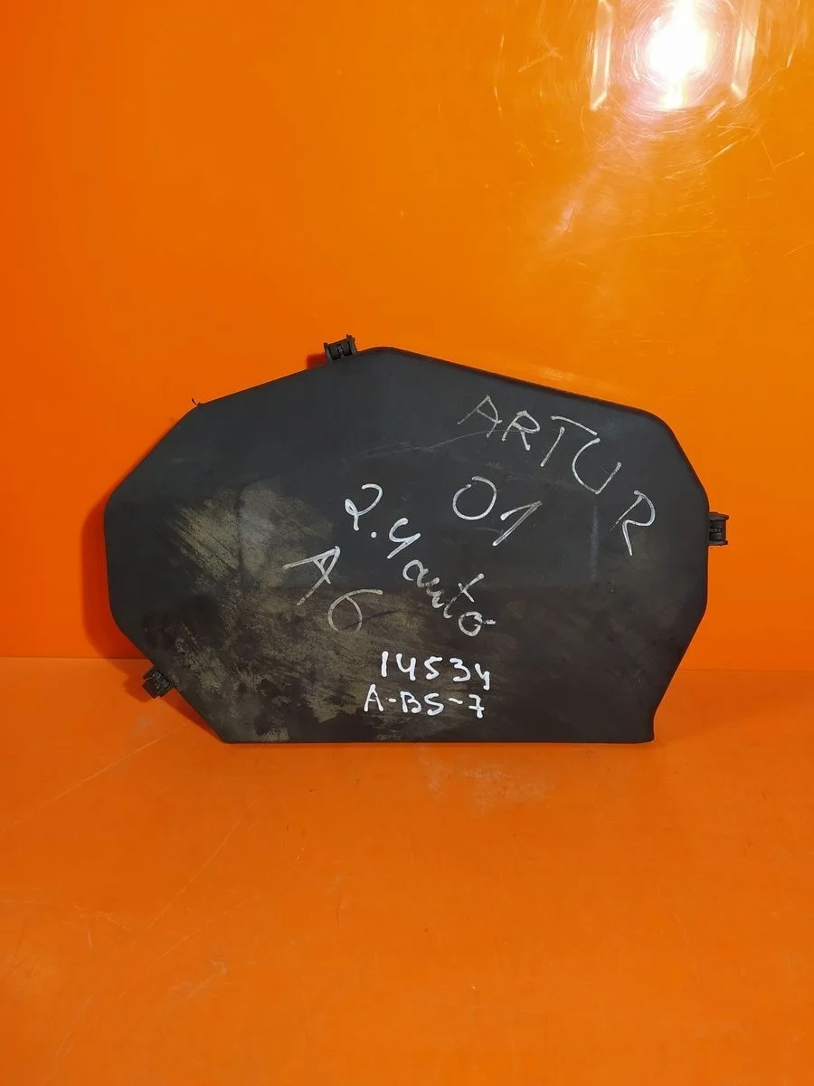 Крышка (кожух) ремня ГРМ Audi A6 C5 (1997—2001)