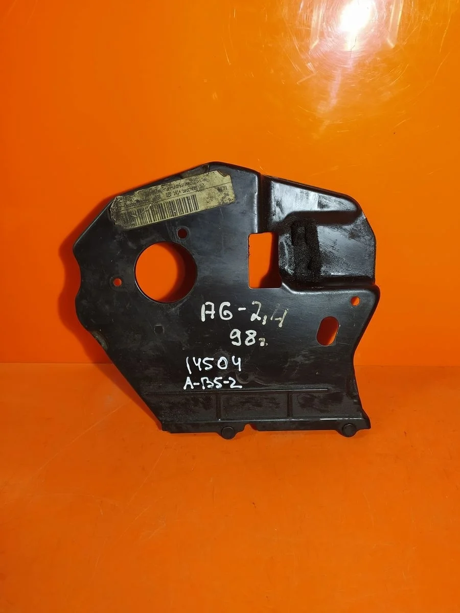 Крышка (кожух) ремня ГРМ Audi A6 C5 (1997—2001)