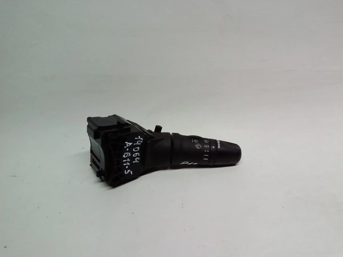 Переключатель стеклоочистителей Nissan Primera P12 (2001—2008)