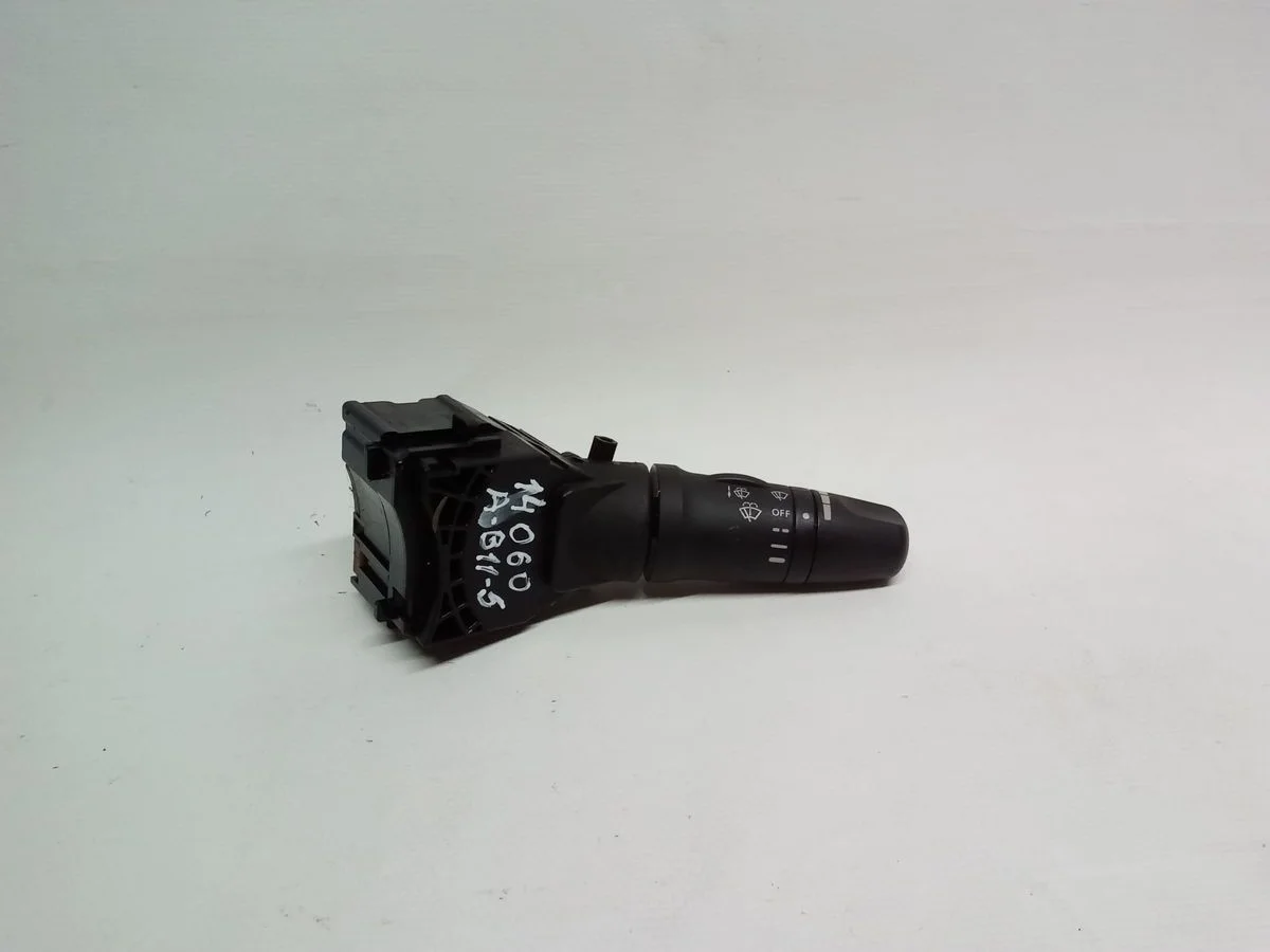 Переключатель стеклоочистителей Nissan Primera P12 (2001—2008)