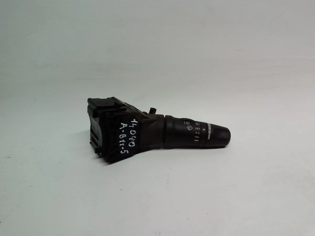 Переключатель стеклоочистителей Nissan Primera P12 (2001—2008)