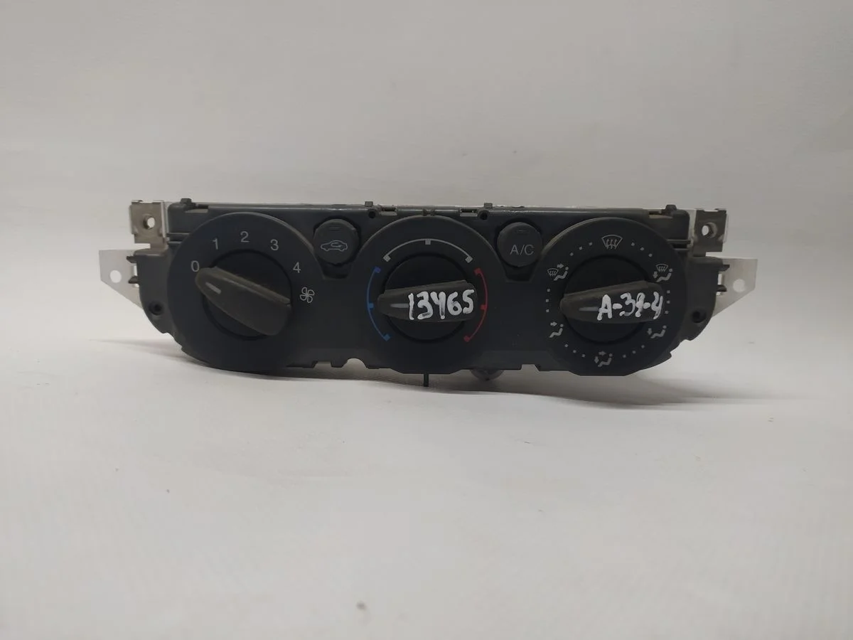 Блок управления отопителем Ford Focus II (2005—2008)