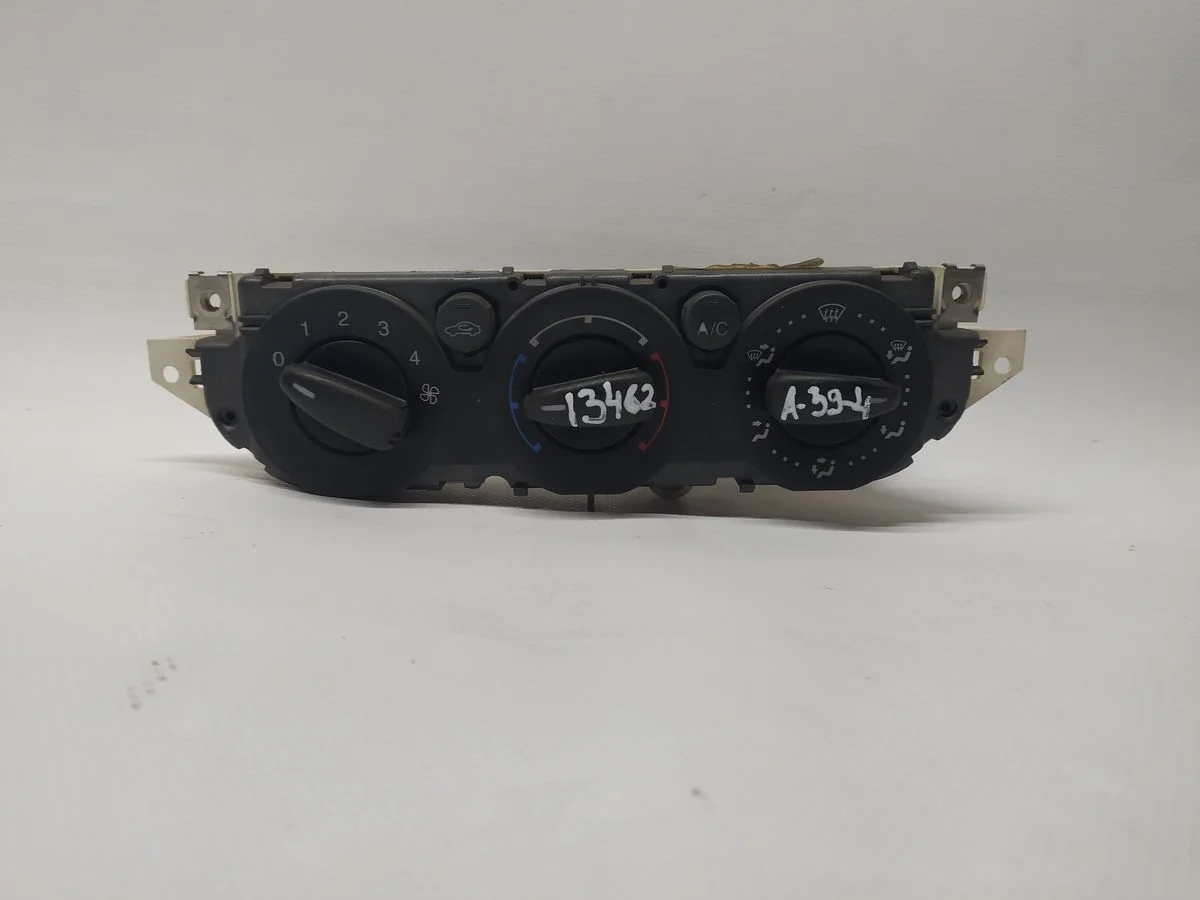 Блок управления отопителем Ford Focus II (2005—2008)