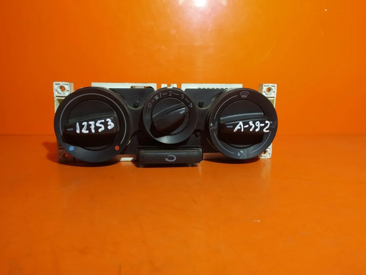 Блок управления отопителем Volkswagen Passat B5 (1996—2001)