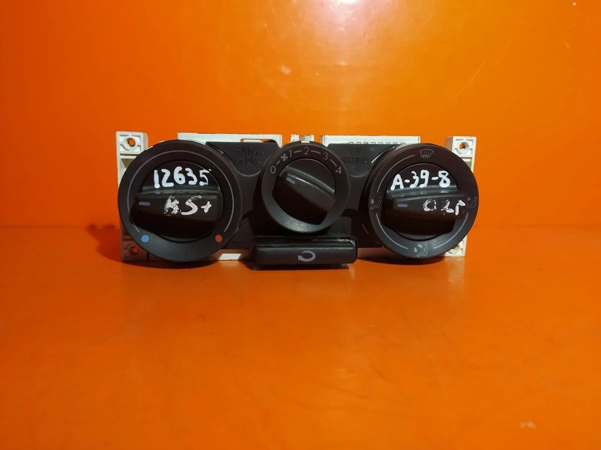 Блок управления отопителем Skoda Octavia I рестайлинг (2000—2011)